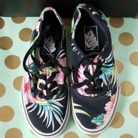 can i wash vans shoes in washing machine